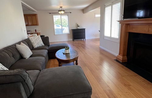 Brookings House | Coastal Charm 4 bedroom 2.5 baths 1800 sq. ft. in Brookings, OR.
