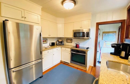 Henlopen Acres Cottage | Coastal Charm Awaits: 3-Bed Main House & Cozy Guest House Steps from the Beach!