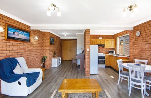 Ettalong Beach House | Coastal Charm Ettalong Beach