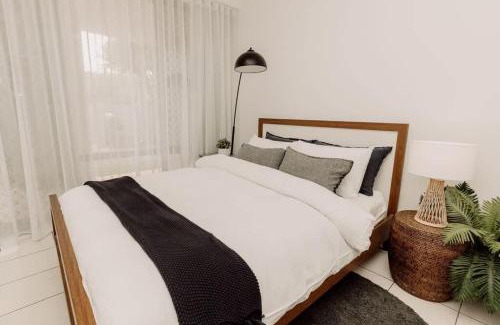 Marcoola Apartment | Coastal Charm - Pet & family friendly