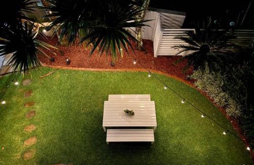 Marcoola Apartment | Coastal Charm - Pet & family friendly
