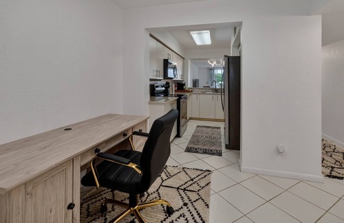 St. Petersburg Apartment | Coastal Charm Isla del Sol