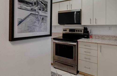 St. Petersburg Apartment | Coastal Charm Isla del Sol