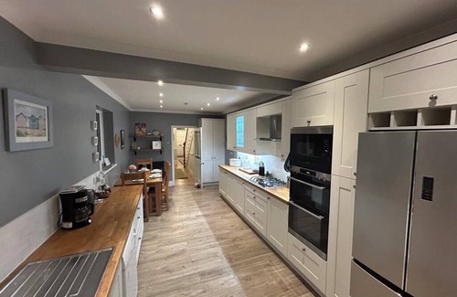 Whitley Bay House | Coastal Charm - Whitley Bay: Beach - Coast - Country -Parking - Pet Friendly