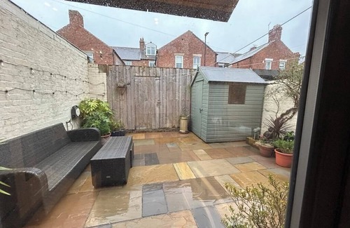 Whitley Bay House | Coastal Charm - Whitley Bay: Beach - Coast - Country -Parking - Pet Friendly