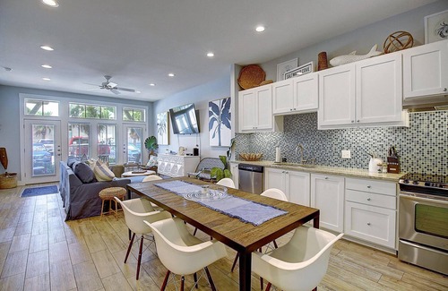 Cinnamon Shore Condo | Coastal-Chic Condo w/Designer Details+All Amenities@Cinnamon Shore!