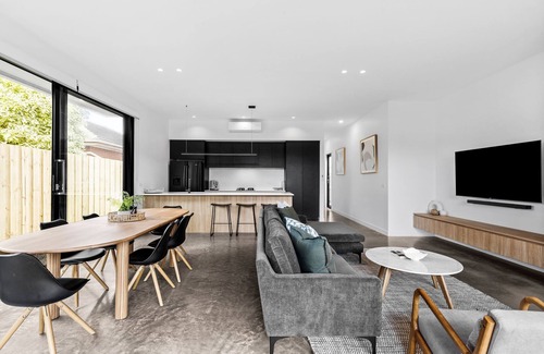 Point Lonsdale House | Coastal Chic - Lonnie Style!