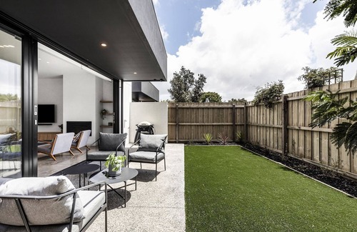 Point Lonsdale House | Coastal Chic - Lonnie Style!