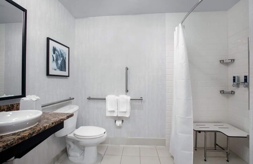 Dania Beach Hotel | Coastal Chic Retreat: Short Drive to Fort Lauderdale Beach! Parking, Onsite Pool