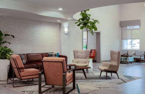 Dania Beach Hotel | Coastal Chic Retreat: Short Drive to Fort Lauderdale Beach! Parking, Onsite Pool