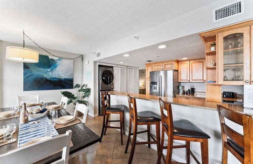Clearwater Beach Apartment | Coastal Comfort x2! Perfect for Groups – Sleeps 18