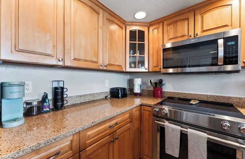 Clearwater Beach Apartment | Coastal Comfort x2! Perfect for Groups – Sleeps 18