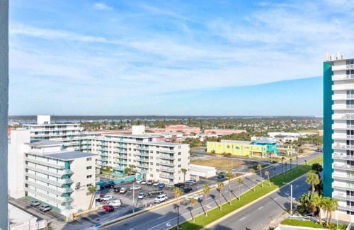 Ortona Park Condo | Coastal Comfort Beachfront On the Ocean Condo
