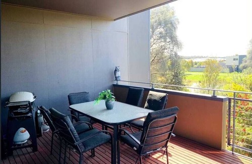 Torquay House | Coastal Comfort- Pool, Golf, Beach + Room for 8+ I Only a short walk to beach