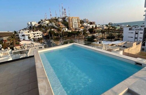 Centro Historico Apartment | "Coastal Comfort: Stylish Apartment Just One Block from the Beach!"