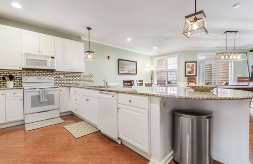 Lewes Condo | Coastal Condo Under 15 Minutes to Lewes Beach With Pool & Pool Table