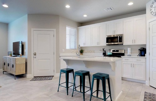 Sienna Hills House | Coastal Cottage | Huge Pool & Hot Tub | Fast Internet | By Zion & St George | 1902SH