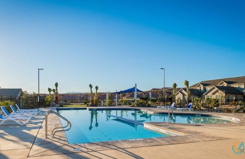 Sienna Hills House | Coastal Cottage | Huge Pool & Hot Tub | Fast Internet | By Zion & St George | 1902SH