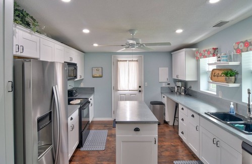 River District House | 🏖☀️Coastal Cottage minutes from Anna Maria Island & IMG🌅🏝