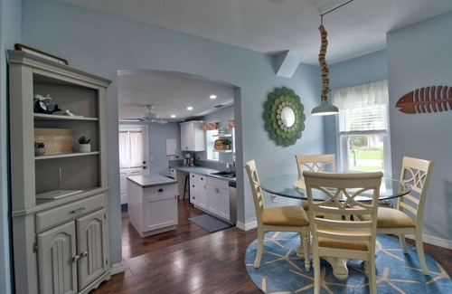 River District House | 🏖☀️Coastal Cottage minutes from Anna Maria Island & IMG🌅🏝
