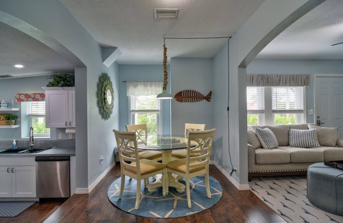 River District House | 🏖☀️Coastal Cottage minutes from Anna Maria Island & IMG🌅🏝