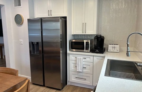 St. Petersburg - Clearwater House | Coastal Cottage Near Beach and Downtown St Pete