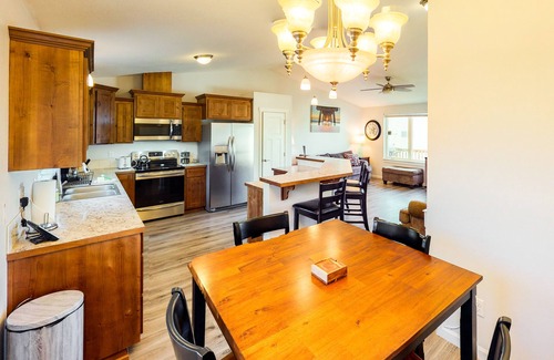 Gold Beach House | Coastal cottage with stunning ocean views & private gas grill - dogs welcome