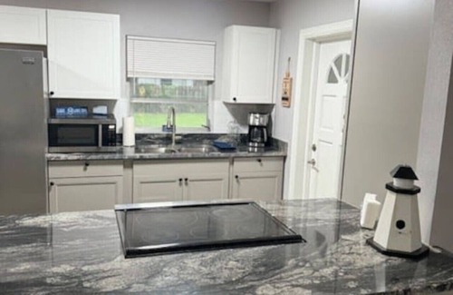 Tropic House | Coastal Cove