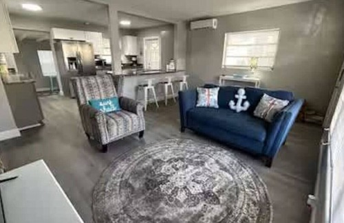 Tropic House | Coastal Cove