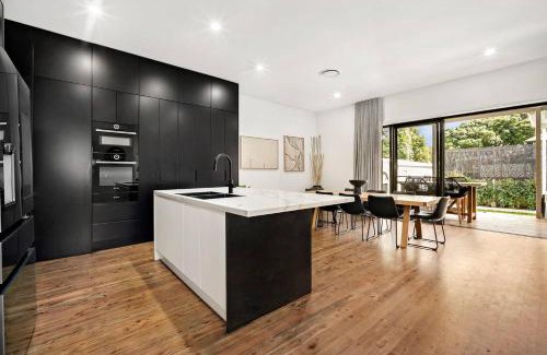 Merewether House | 'Coastal Cove' Your Year-Round Spa & Sauna Retreat