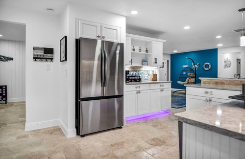 Bay Isle House | Coastal Escape in Sarasota – Siesta Key Beach & Kayak-Friendly Sandbar