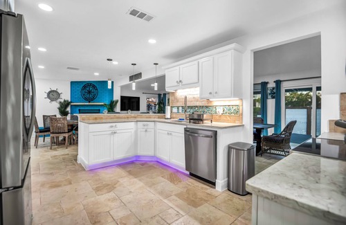 Bay Isle House | Coastal Escape in Sarasota – Siesta Key Beach & Kayak-Friendly Sandbar