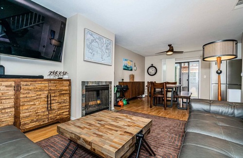 Lincoln Acres Condo | Coastal Escape: Luxurious Condo in San Diego!