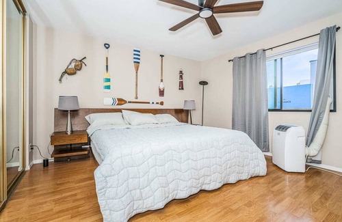 Lincoln Acres Condo | Coastal Escape: Luxurious Condo in San Diego!