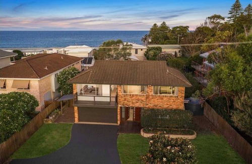 Noraville House | Coastal Escape Noraville - Family Friendly - Woodfire Pizza Oven