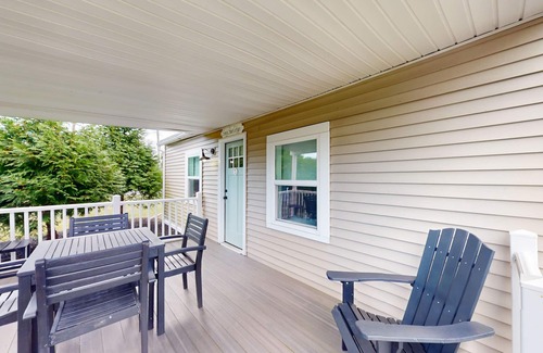 Lower Township Cottage | Coastal Estate – Family Cottage with 2BD, 2BA & Pool Access