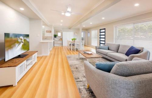 Urangan House | Coastal Family Escape