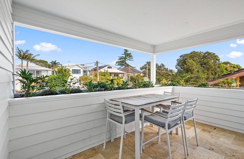 Cronulla House | Coastal family haven with private pool and walking distance to beach.