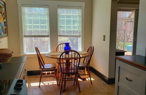Tiverton Cottage | Coastal Farm Cottage *Book 7 days receive $100 gift card*