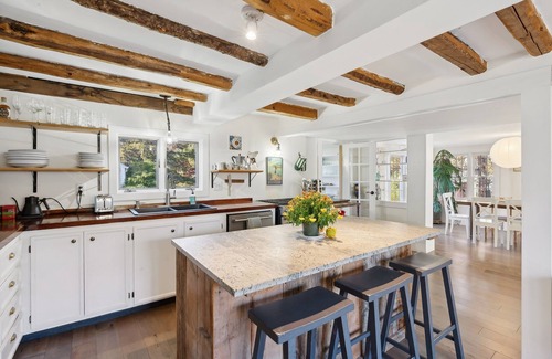 Kennebunk House | Coastal Farmhouse Near Dock Square!