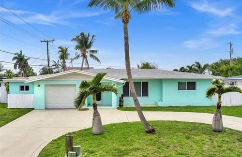 Garden Isles House | Coastal Gem - Sunshine and Pool