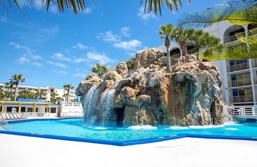 Fort Walton Beach Hotel | Coastal Gem with Heated Outdoor Pool and Sunset Views Near Fort Walton Beach