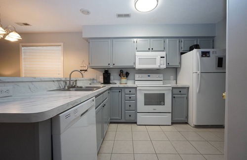 Carolina Forest Condo | Coastal Getaway 2b 2ba Pools,Hot Tub,Tennis