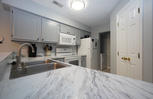 Carolina Forest Condo | Coastal Getaway 2b 2ba Pools,Hot Tub,Tennis