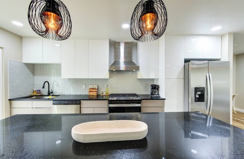 La Marque House | Coastal Getaway in La Marque!