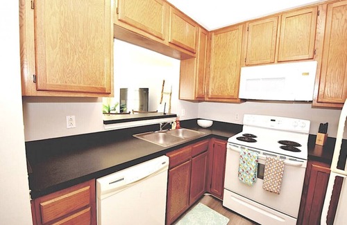 Virginia Beach House | ♥️Coastal Getaway♥️~Large Clean-n-Cozy 3Bdrm Home