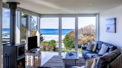 Skenes Creek House | COASTAL HAVEN - panoramic ocean views