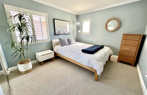 Oxnard House | Coastal Home - 5 Bedrooms Perfect Beach Getaway