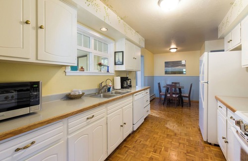 Trinidad House | Coastal home in the heart of Trinidad—walk to the harbor, relax in the garden, explore redwoods.