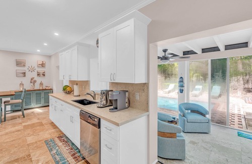 Anglers Park House | Coastal house in the Florida Keys with pool in a private area.